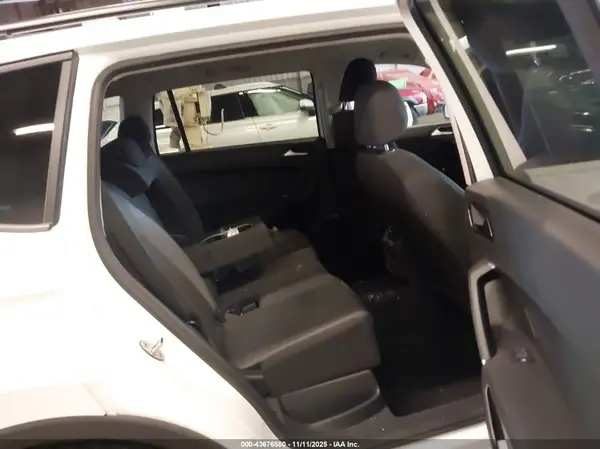 3VV0B7AX2JM032348 2018 VOLKSWAGEN TIGUAN - Image 8
