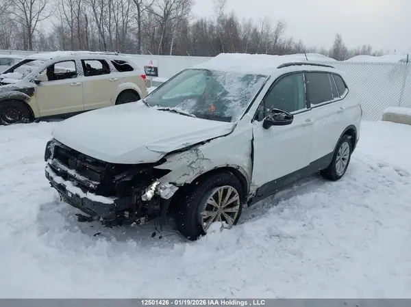 3VV0B7AX2JM042412 2018 VOLKSWAGEN TIGUAN - Image 2