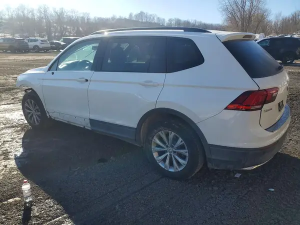 3VV0B7AX2JM046475 2018 VOLKSWAGEN TIGUAN - Image 2