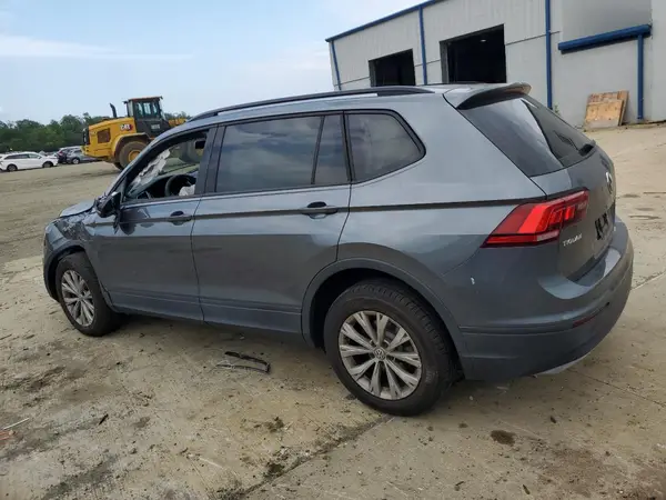 3VV0B7AX2JM048369 2018 VOLKSWAGEN TIGUAN - Image 2