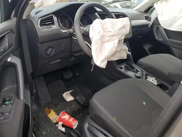 3VV0B7AX2JM048369 2018 VOLKSWAGEN TIGUAN - Image 8