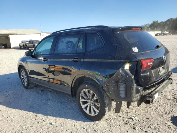 3VV0B7AX2JM061784 2018 VOLKSWAGEN TIGUAN - Image 2