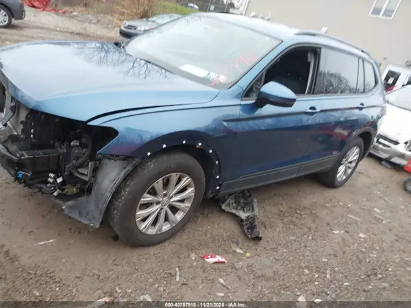 3VV0B7AX2JM081324 2018 VOLKSWAGEN TIGUAN - Image 2