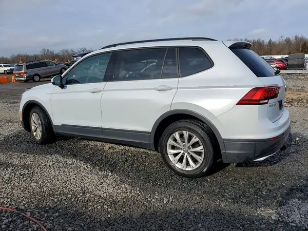 3VV0B7AX2JM104097 2018 VOLKSWAGEN TIGUAN - Image 2