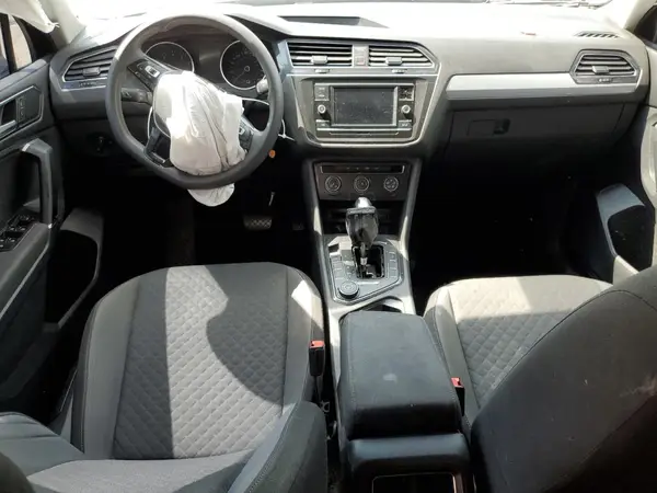 3VV0B7AX2JM105105 2018 VOLKSWAGEN TIGUAN - Image 8