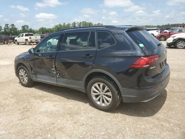 3VV0B7AX2JM114189 2018 VOLKSWAGEN TIGUAN - Image 2