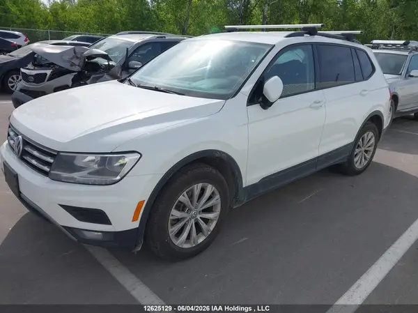 3VV0B7AX2JM145748 2018 VOLKSWAGEN TIGUAN - Image 2
