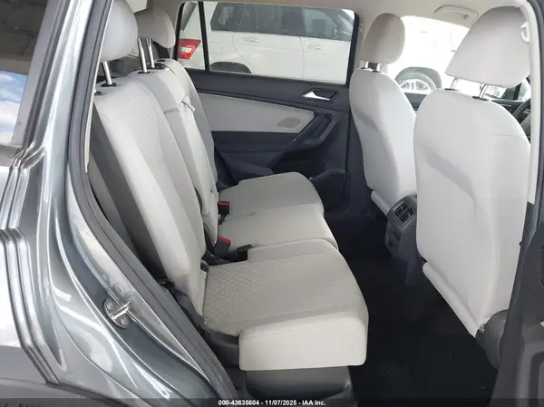 3VV0B7AX2JM147239 2018 VOLKSWAGEN TIGUAN - Image 8