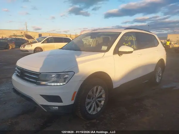 3VV0B7AX2JM156779 2018 VOLKSWAGEN TIGUAN - Image 2