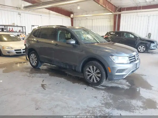 3VV0B7AX2LM178459 2020 VOLKSWAGEN TIGUAN - Image 1