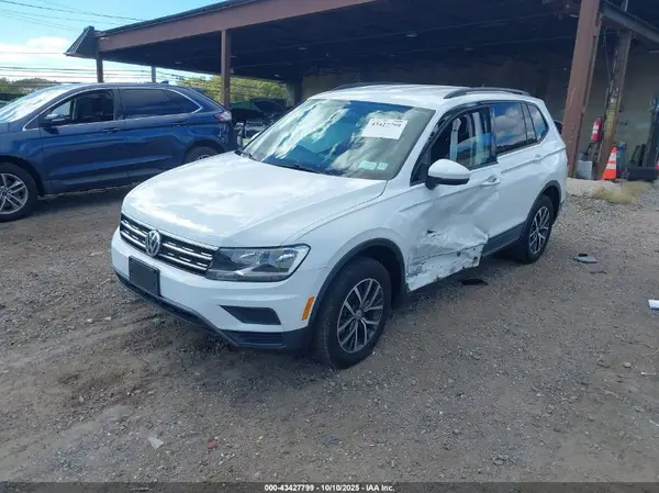 3VV0B7AX2MM059621 2021 VOLKSWAGEN TIGUAN - Image 2