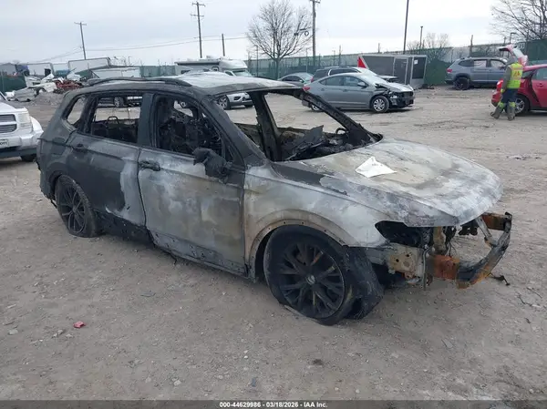 3VV0B7AX2MM151540 2021 VOLKSWAGEN TIGUAN - Image 1