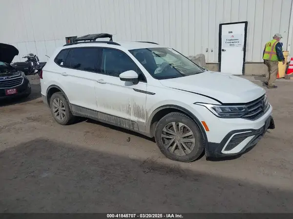 3VV0B7AX2NM097402 2022 VOLKSWAGEN TIGUAN - Image 1