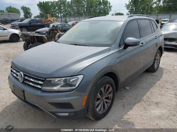 3VV0B7AX3JM008849 2018 VOLKSWAGEN TIGUAN - Image 2