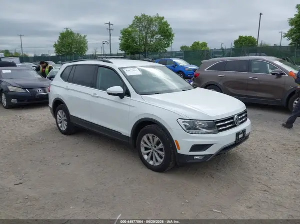 3VV0B7AX3JM017096 2018 VOLKSWAGEN TIGUAN - Image 1