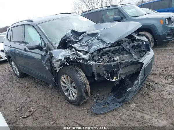 3VV0B7AX3JM017728 2018 VOLKSWAGEN TIGUAN - Image 1