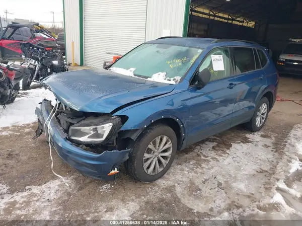 3VV0B7AX3JM050390 2018 VOLKSWAGEN TIGUAN - Image 2
