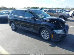 3VV0B7AX3JM077038 2018 VOLKSWAGEN TIGUAN