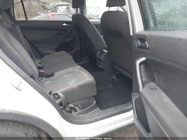 3VV0B7AX3JM078075 2018 VOLKSWAGEN TIGUAN - Image 8