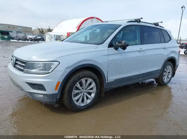 3VV0B7AX3JM081333 2018 VOLKSWAGEN TIGUAN - Image 2