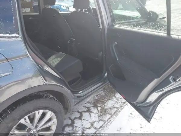 3VV0B7AX3JM094230 2018 VOLKSWAGEN TIGUAN - Image 8