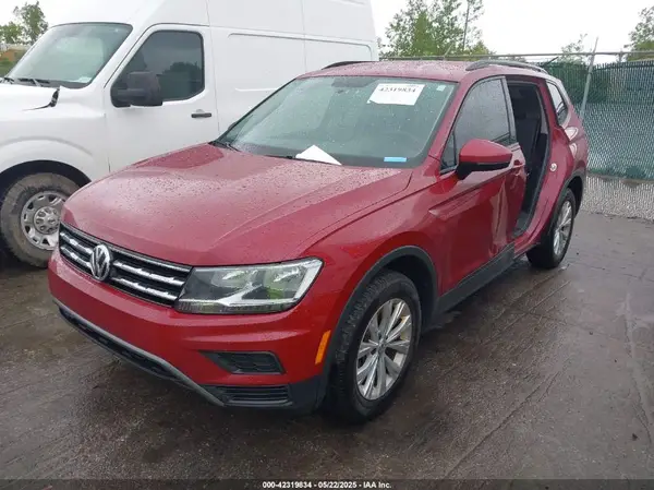 3VV0B7AX3JM095118 2018 VOLKSWAGEN TIGUAN - Image 2