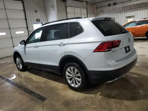 3VV0B7AX3JM099654 2018 VOLKSWAGEN TIGUAN - Image 2