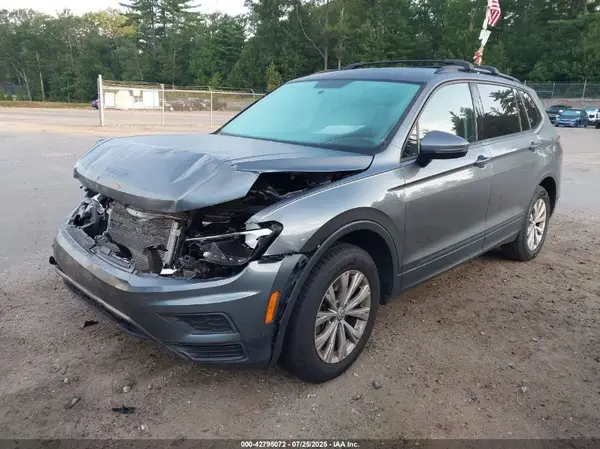 3VV0B7AX3JM105341 2018 VOLKSWAGEN TIGUAN - Image 2