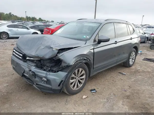 3VV0B7AX3JM123581 2018 VOLKSWAGEN TIGUAN - Image 2
