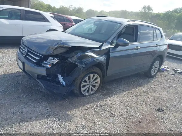 3VV0B7AX3JM123645 2018 VOLKSWAGEN TIGUAN - Image 2