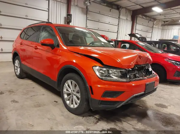 3VV0B7AX3KM075498 2019 VOLKSWAGEN TIGUAN - Image 1