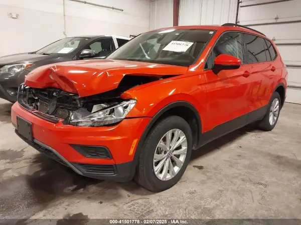 3VV0B7AX3KM075498 2019 VOLKSWAGEN TIGUAN - Image 2