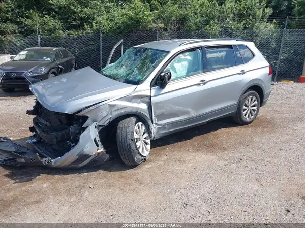 3VV0B7AX3KM157733 2019 VOLKSWAGEN TIGUAN - Image 2