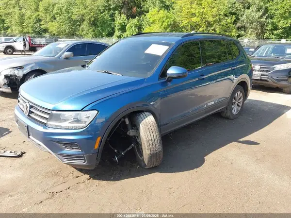 3VV0B7AX3LM042261 2020 VOLKSWAGEN TIGUAN - Image 2