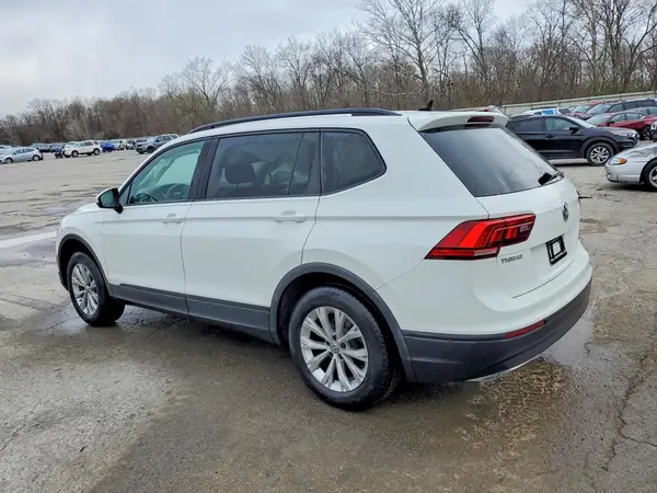 3VV0B7AX3LM107058 2020 VOLKSWAGEN TIGUAN - Image 2