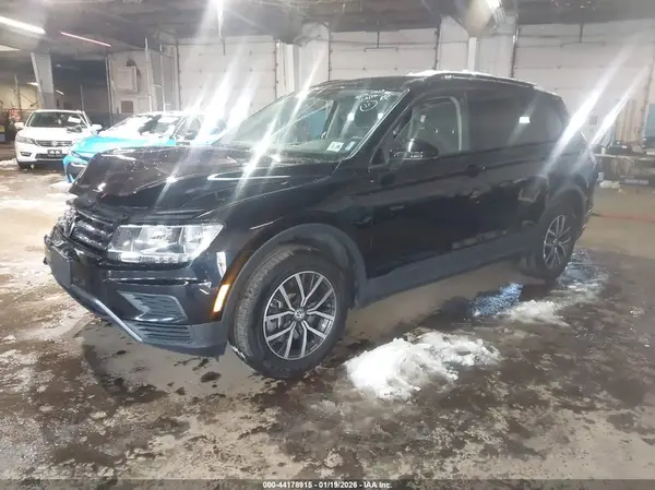 3VV0B7AX3MM078422 2021 VOLKSWAGEN TIGUAN - Image 2