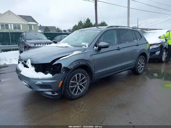 3VV0B7AX3MM080767 2021 VOLKSWAGEN TIGUAN - Image 2