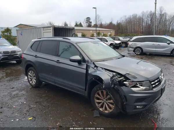 3VV0B7AX4JM010819 2018 VOLKSWAGEN TIGUAN - Image 1
