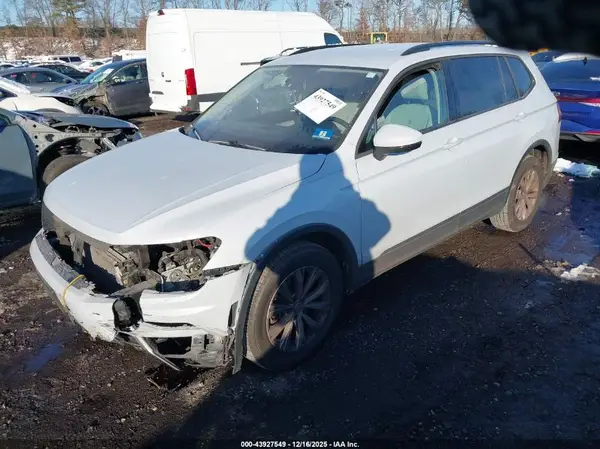 3VV0B7AX4JM025675 2018 VOLKSWAGEN TIGUAN - Image 2