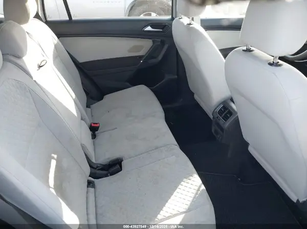 3VV0B7AX4JM025675 2018 VOLKSWAGEN TIGUAN - Image 8