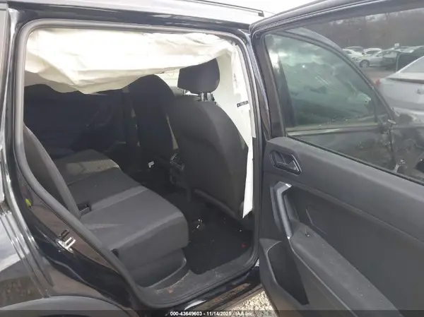 3VV0B7AX4JM055758 2018 VOLKSWAGEN TIGUAN - Image 8