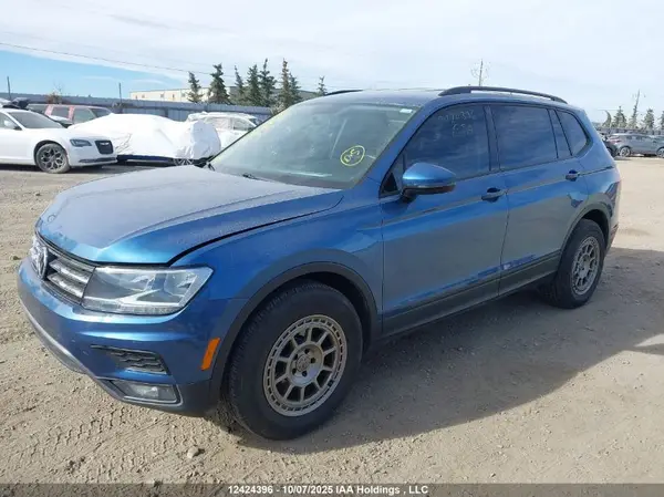 3VV0B7AX4JM078182 2018 VOLKSWAGEN TIGUAN - Image 2