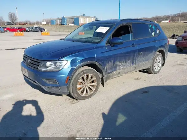 3VV0B7AX4JM085262 2018 VOLKSWAGEN TIGUAN - Image 2