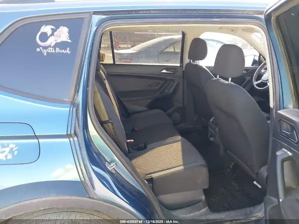 3VV0B7AX4JM085262 2018 VOLKSWAGEN TIGUAN - Image 8