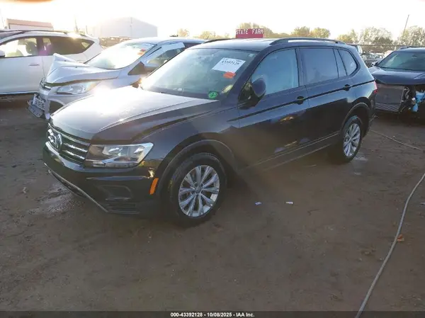 3VV0B7AX4JM107180 2018 VOLKSWAGEN TIGUAN - Image 2