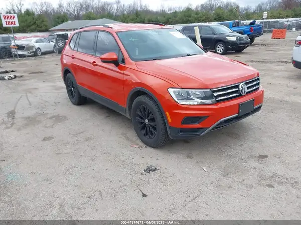 3VV0B7AX4JM124500 2018 VOLKSWAGEN TIGUAN - Image 1