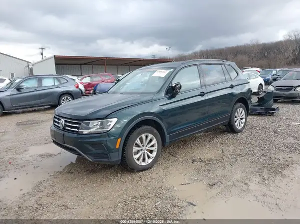 3VV0B7AX4JM198032 2018 VOLKSWAGEN TIGUAN - Image 2