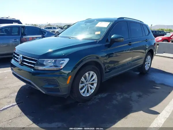 3VV0B7AX4JM201009 2018 VOLKSWAGEN TIGUAN - Image 2