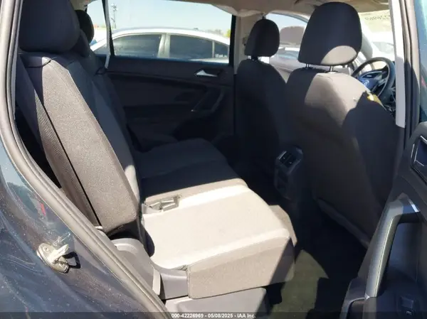 3VV0B7AX4JM201009 2018 VOLKSWAGEN TIGUAN - Image 8