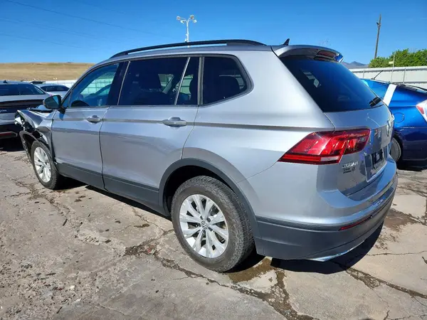3VV0B7AX4LM058159 2020 VOLKSWAGEN TIGUAN - Image 2